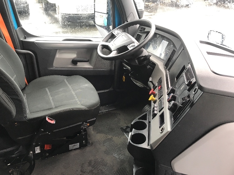 Used 2022 Freightliner Cascadia - photo 17
