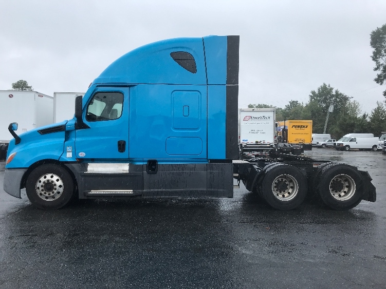 Used 2022 Freightliner Cascadia - photo 6