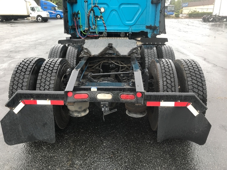 Used 2022 Freightliner Cascadia - photo 8