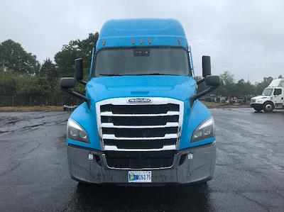 Used 2022 Freightliner Cascadia Detroit DD15AT Semi Truck with Sleeper Cab for sale #415862 - photo 2