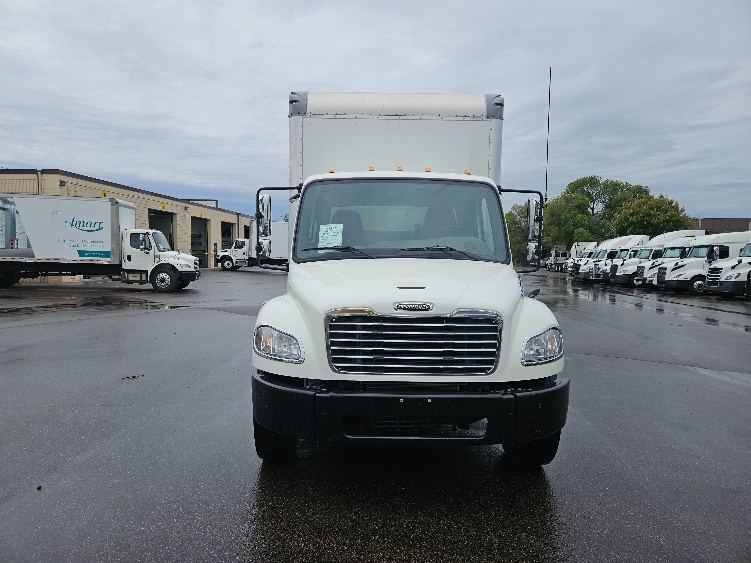 Used 2022 Freightliner M2 106 - photo 2
