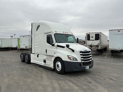 Used 2022 Freightliner Cascadia - photo 1