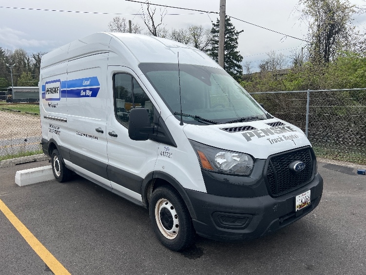 Used 2023 Ford Transit 250 - photo 1