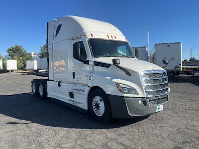 Used 2022 Freightliner Cascadia Detroit DD15AT Semi Truck with Sleeper Cab for sale #419188 - photo 1