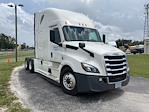 Used 2022 Freightliner Cascadia Detroit DD15AT Semi Truck with Sleeper Cab for sale #419330 - photo 1