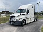 Used 2022 Freightliner Cascadia Detroit DD15AT Semi Truck with Sleeper Cab for sale #419330 - photo 3