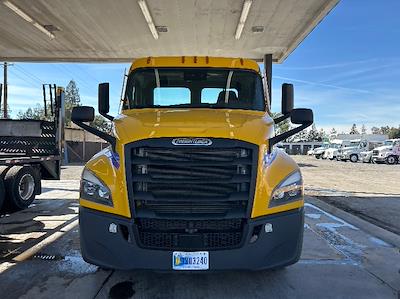 Used 2022 Freightliner Cascadia Detroit DD13 Semi Truck for sale #419501 - photo 2
