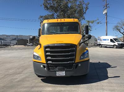 Used 2022 Freightliner Cascadia Detroit DD13 Semi Truck for sale #419512 - photo 2