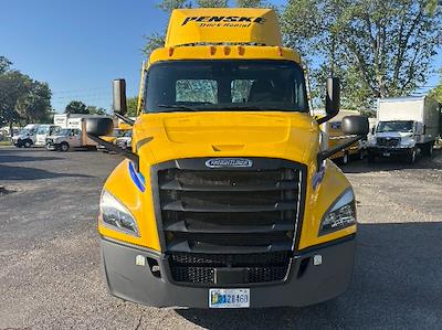 Used 2022 Freightliner Cascadia Detroit DD13 Semi Truck for sale #419555 - photo 2