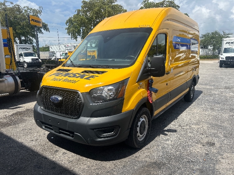 Used 2023 Ford Transit 250 - photo 5