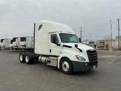 Used 2022 Freightliner Cascadia - photo 1