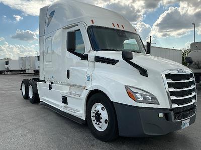 Used 2022 Freightliner Cascadia Detroit DD15AT Semi Truck with Sleeper Cab for sale #421651 - photo 1