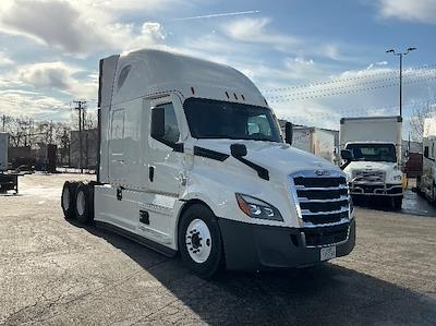 Used 2022 Freightliner Cascadia - photo 1
