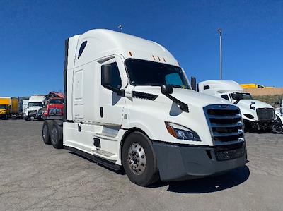 Used 2022 Freightliner Cascadia Detroit DD15AT Semi Truck with Sleeper Cab for sale #421689 - photo 1
