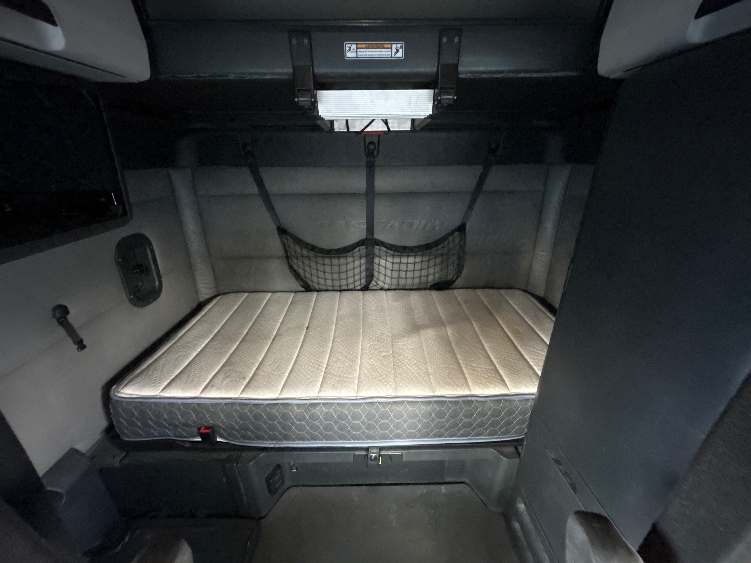 Used 2022 Freightliner Cascadia - photo 18