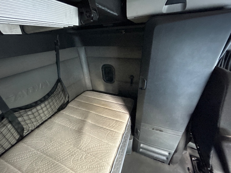 Used 2022 Freightliner Cascadia - photo 20