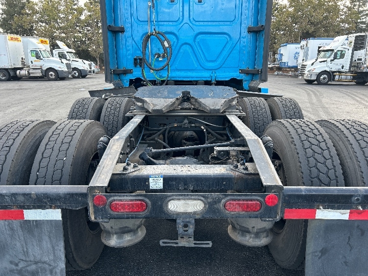 Used 2022 Freightliner Cascadia - photo 8
