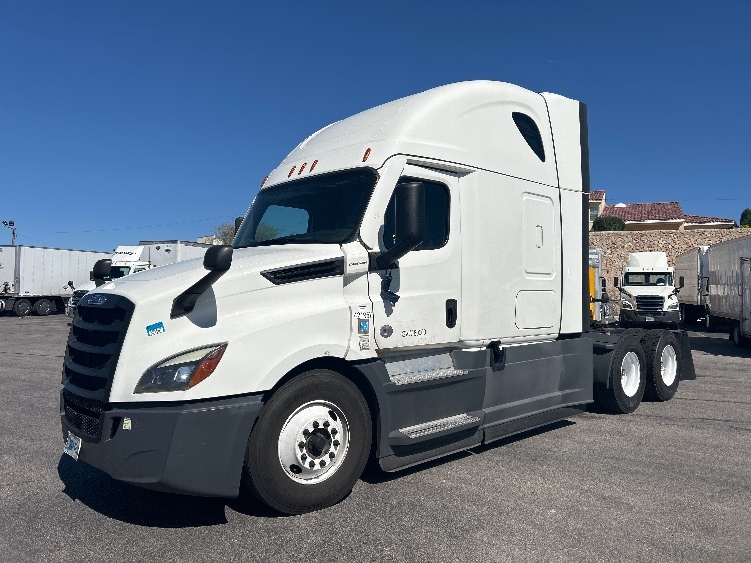 Used 2022 Freightliner Cascadia - photo 5