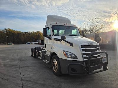 Used 2022 Freightliner Cascadia Detroit DD15AT Semi Truck for sale #421971 - photo 1