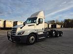 Used 2022 Freightliner Cascadia Detroit DD15AT Semi Truck for sale #421971 - photo 3