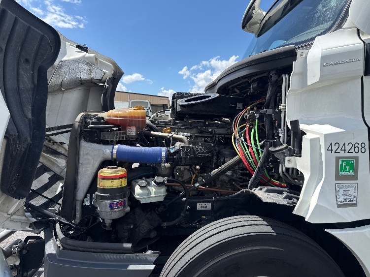 Used 2022 Freightliner Cascadia - photo 23