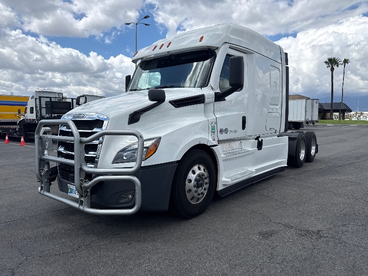 Used 2022 Freightliner Cascadia - photo 5