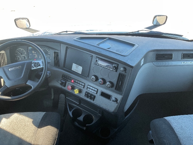 Used 2022 Freightliner Cascadia - photo 14