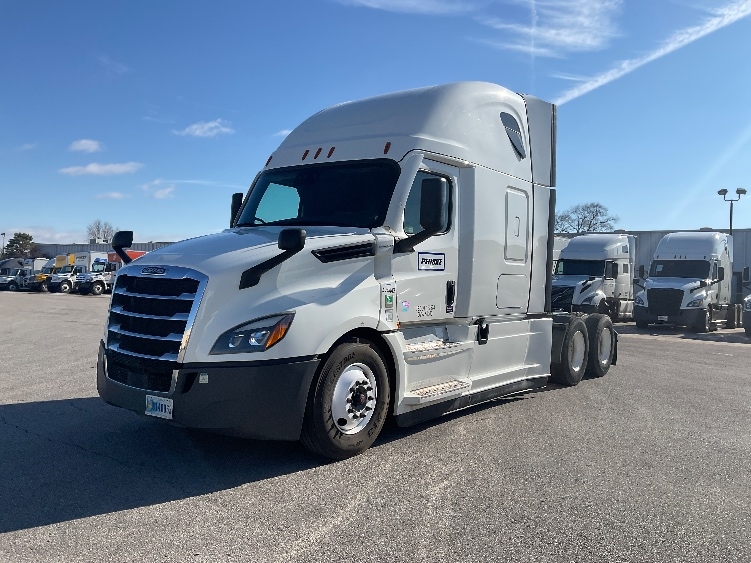 Used 2022 Freightliner Cascadia - photo 5