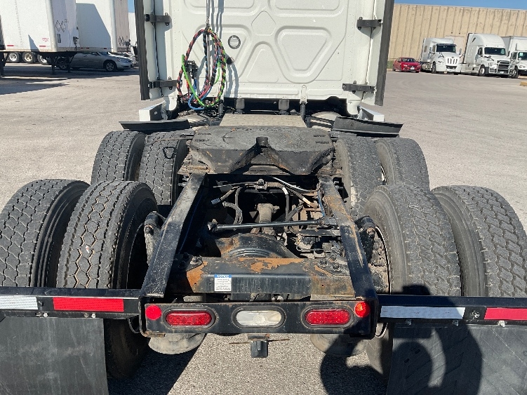 Used 2022 Freightliner Cascadia - photo 8
