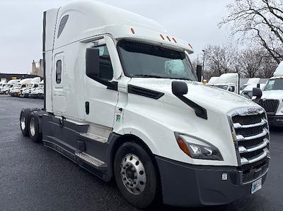 Used 2022 Freightliner Cascadia - photo 1