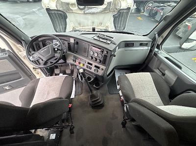 Used 2022 Freightliner Cascadia - photo 1