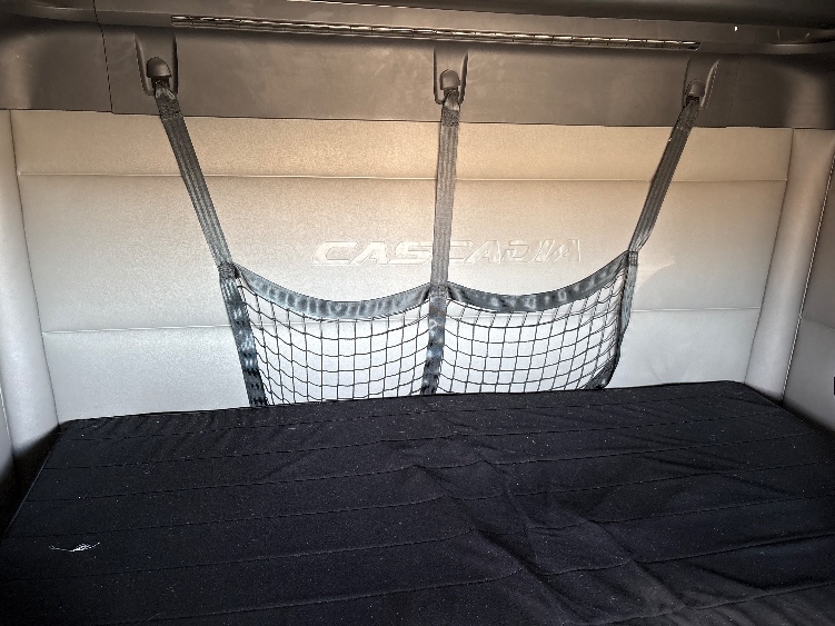 Used 2022 Freightliner Cascadia - photo 19