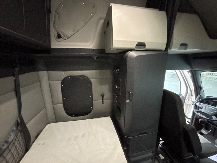 Used 2022 Freightliner Cascadia - photo 20