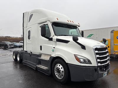 Used 2022 Freightliner Cascadia - photo 1