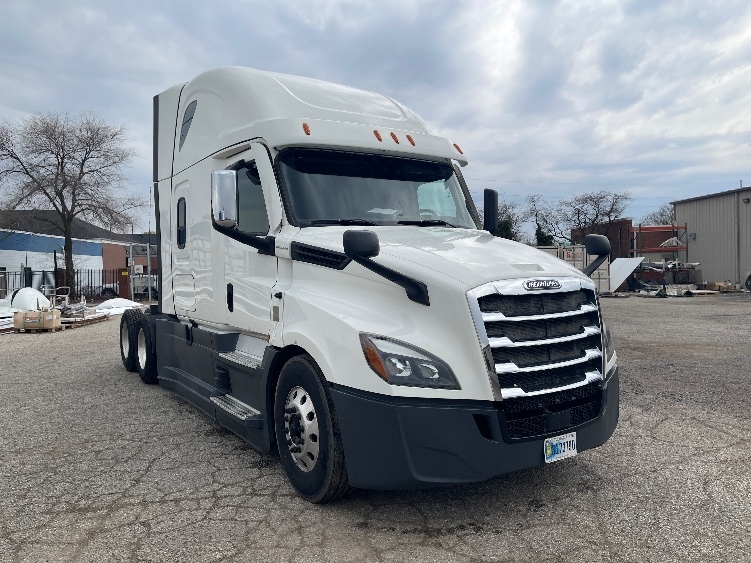 Used 2022 Freightliner Cascadia - photo 1