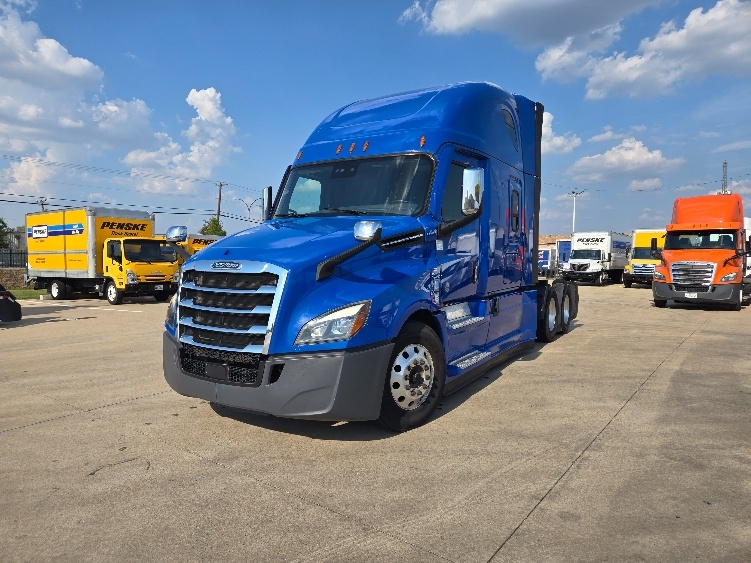 Used 2022 Freightliner Cascadia - photo 5