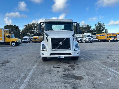 Used 2022 Volvo VNR Volvo D13 Semi Truck for sale #427491 - photo 2