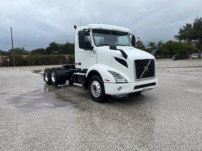Used 2022 Volvo VNR Volvo D13 Semi Truck for sale #427496 - photo 1