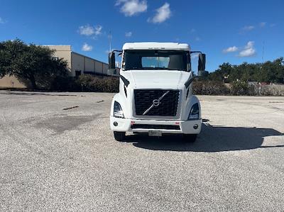 Used 2022 Volvo VNR Volvo D13 Semi Truck for sale #427497 - photo 2