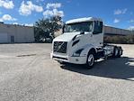 Used 2022 Volvo VNR Volvo D13 Semi Truck for sale #427497 - photo 3