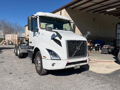 Used 2022 Volvo VNR Volvo D13 Semi Truck for sale #427500 - photo 1