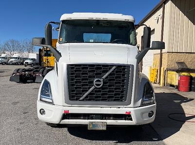Used 2022 Volvo VNR Volvo D13 Semi Truck for sale #427500 - photo 2