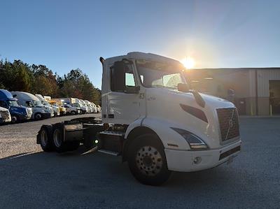 Used 2022 Volvo VNR Volvo D13 Semi Truck for sale #427501 - photo 1