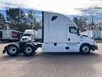 Used 2022 Freightliner Cascadia Detroit DD15AT Semi Truck with Sleeper Cab for sale #427631 - photo 8