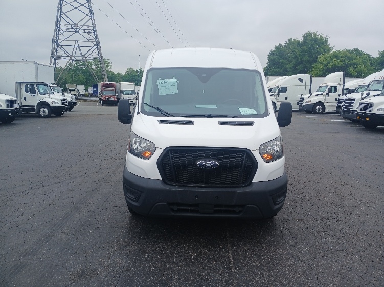 Used 2022 Ford Transit 250 - photo 2