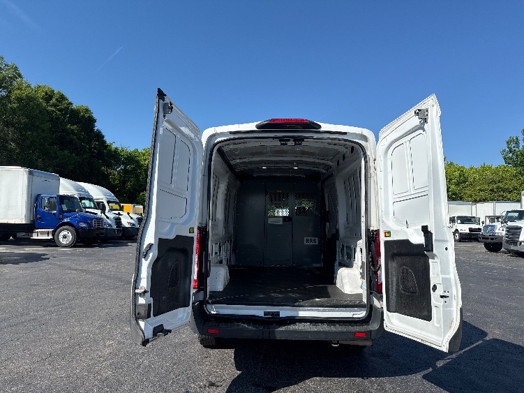 Used 2022 Ford Transit 250 - photo 8