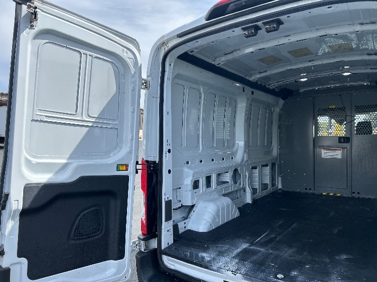 Used 2022 Ford Transit 250 - photo 11