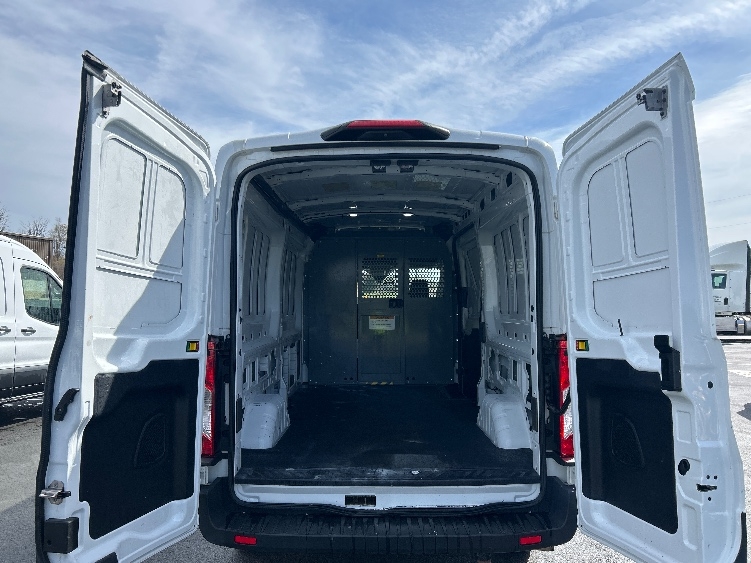 Used 2022 Ford Transit 250 - photo 10