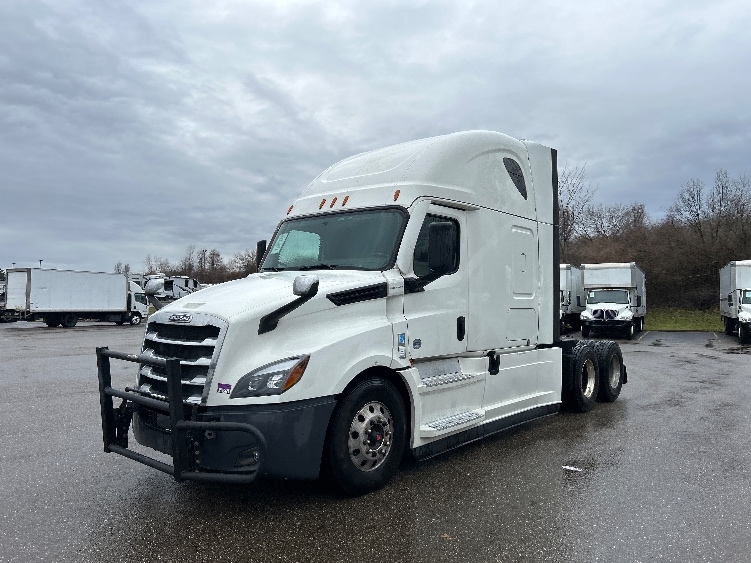 Used 2022 Freightliner Cascadia - photo 5