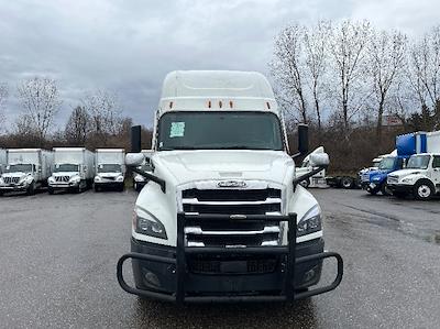 Used 2022 Freightliner Cascadia Detroit DD15AT Semi Truck with Sleeper Cab for sale #428449 - photo 2